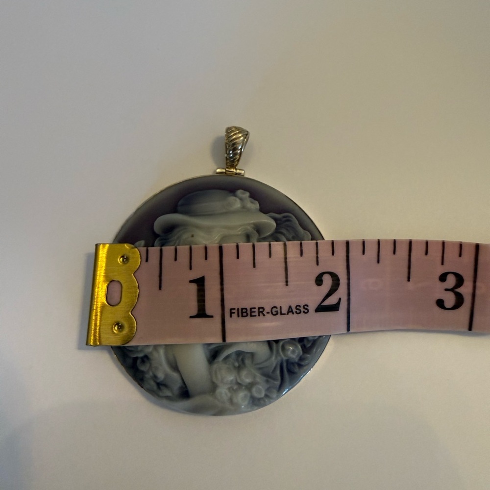 925 Purple and White Cameo Pendant Necklace - Picture 7 of 7